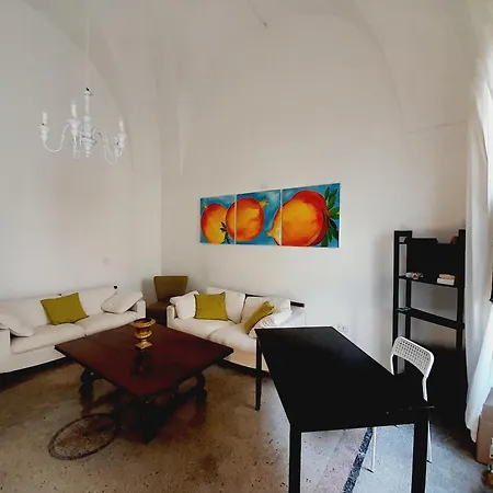 Dimora La Casa Del Melograno * Racale