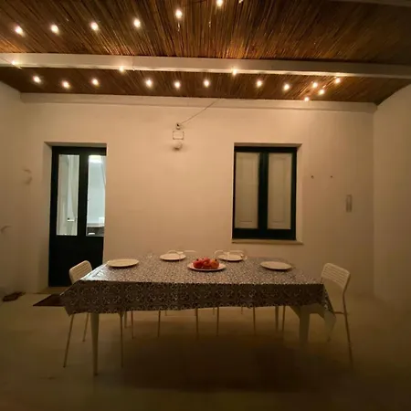Dimora La Casa Del Melograno * Racale